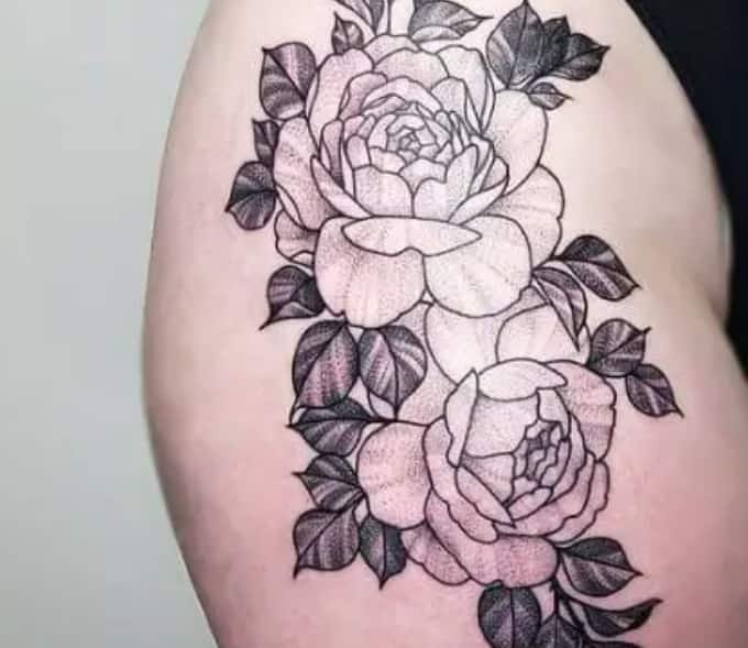 Beautiful flower tattoos for thighs