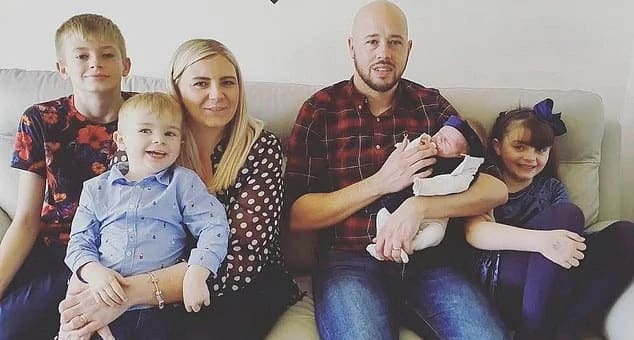 Widow gives birth to twins 3 years after losing husband to throat cancer
