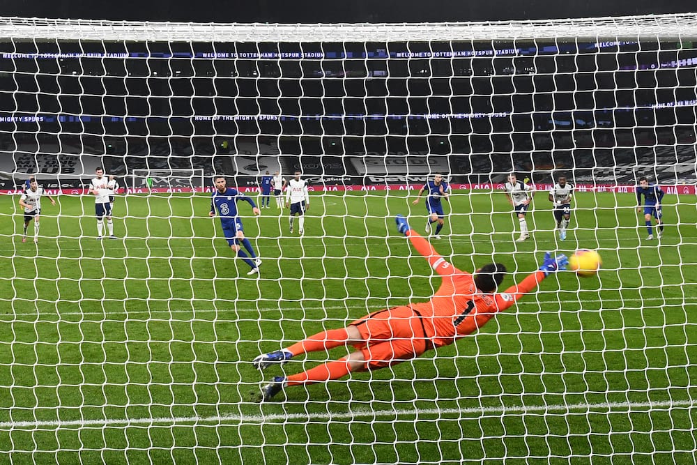 Jorginho penalty sinks Tottenham as Tuchel hands Mourinho 3rd successive Premier League defeat