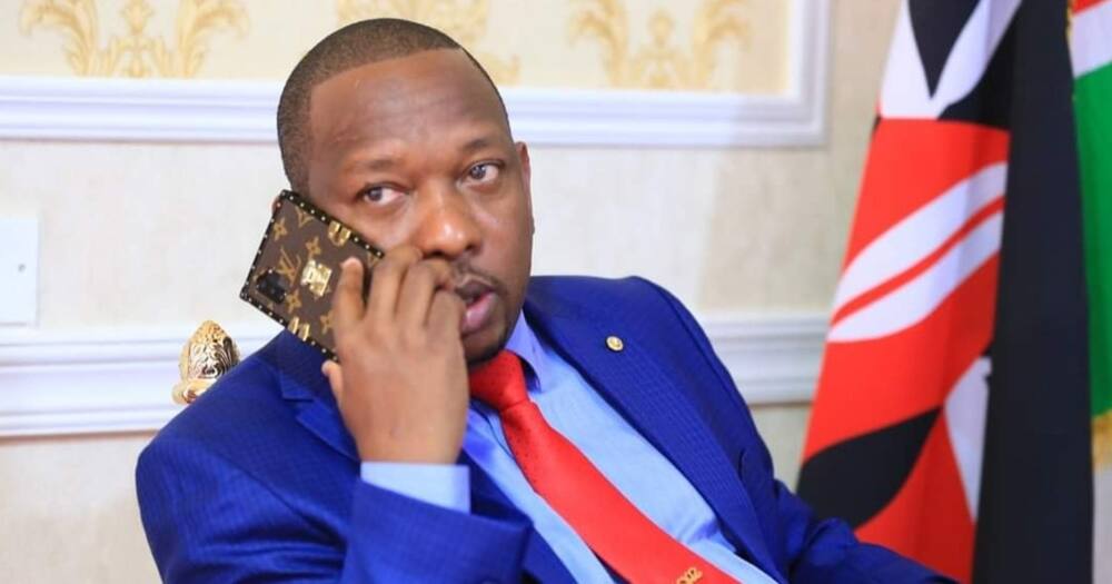 Mike Sonko asked the woman to take the said child to him.