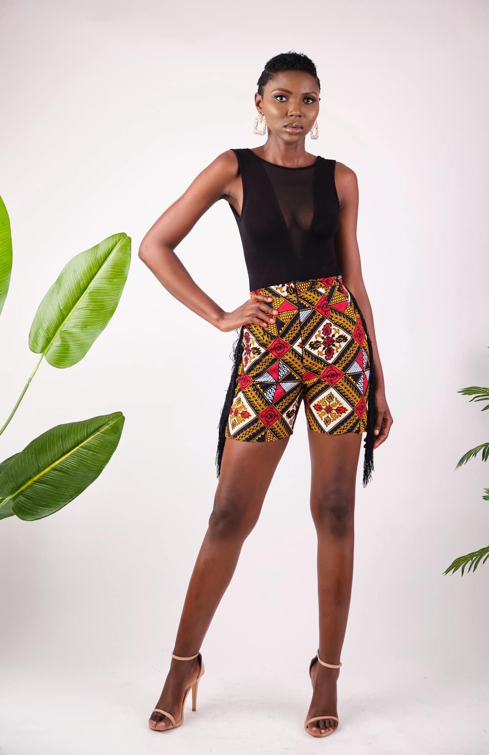 High-waist Ankara shorts and tops for ladies: 20 latest styles 