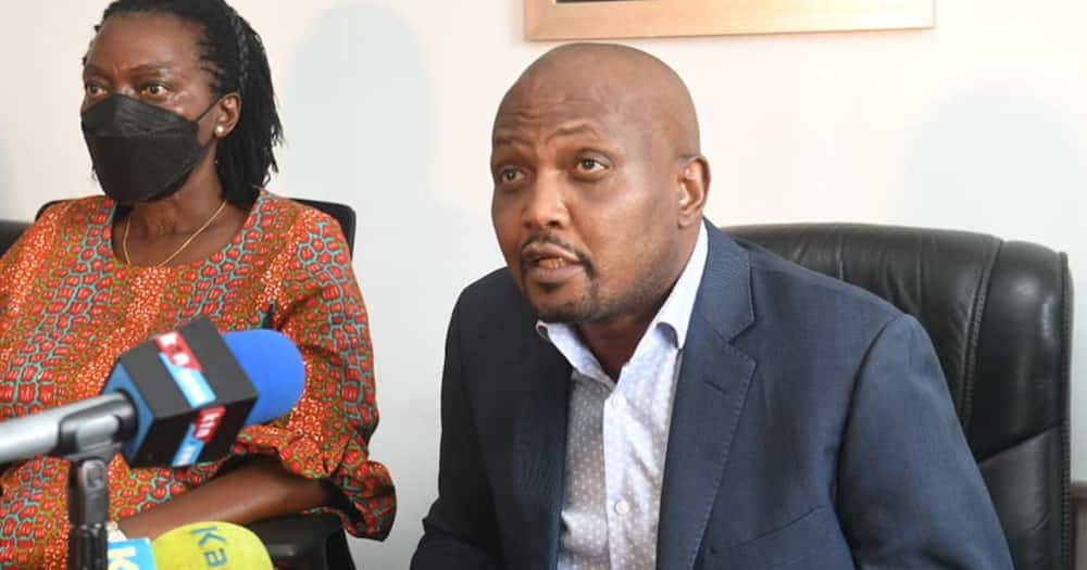 Moses Kuria asked Uhuru Kenyatta to dissolve his cabinet.