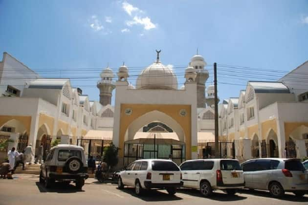 Non-Muslim journalists barred from covering Uhuru’s event inside mosque