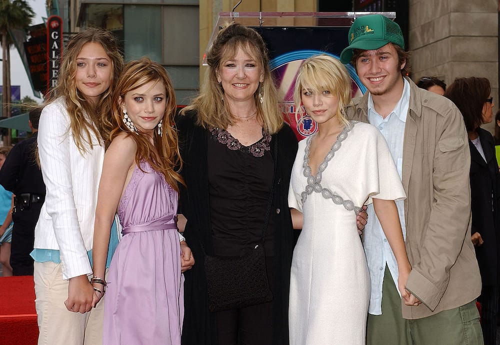 Jarnette Olsen Is Ashley Olsen's Mother Meet Her