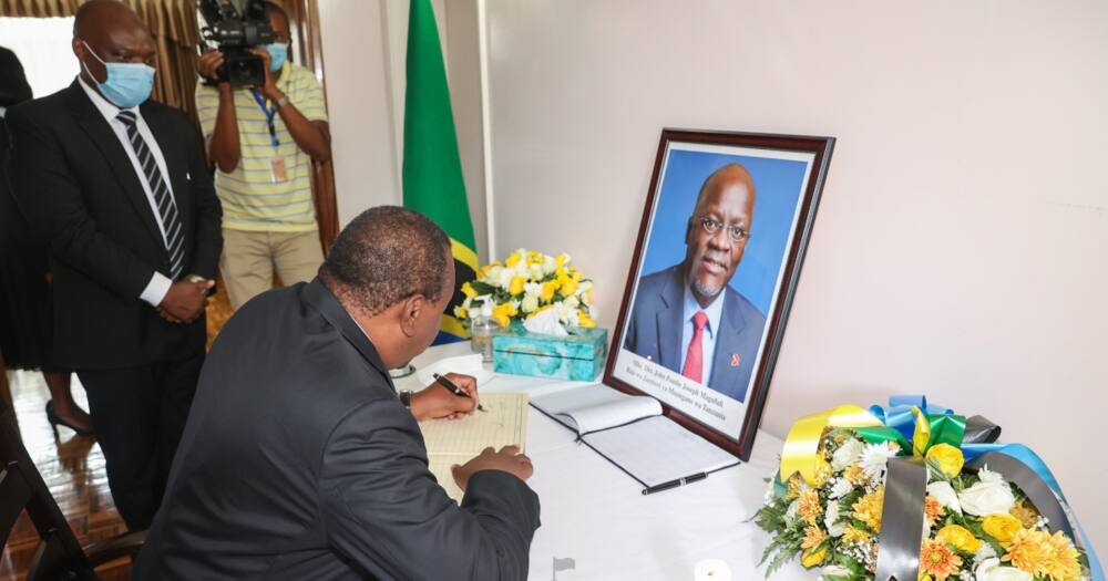 Rais Uhuru Aomboleza Kifo cha Magufuli Katika Ubalozi Kenya