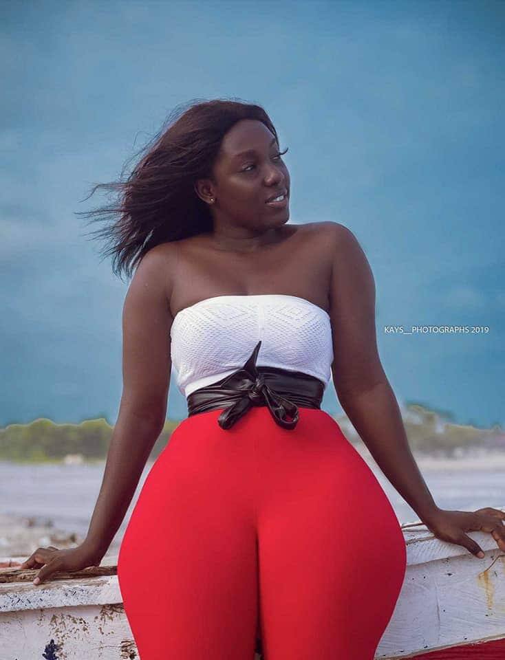 Photos of pretty Ghanaian lady with heavy 'tundra' causes stir on social media