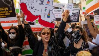 Hundreds protest in Turkey in support of Iranian women