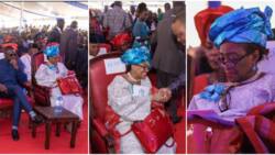 George Magoha's Widow Barbara Stuns in Classy Silver-White Kitenge, Blue Headwrap at Husband's Burial