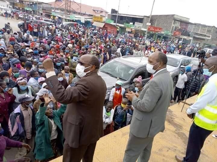 Sheria ni ya maskini: Wakenya wachemka baada ya viongozi kuvunja sheria za Covid-19