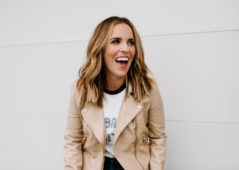 Rachel Hollis Net worth, salary, husband, tattoos, daughter Tuko.co.ke