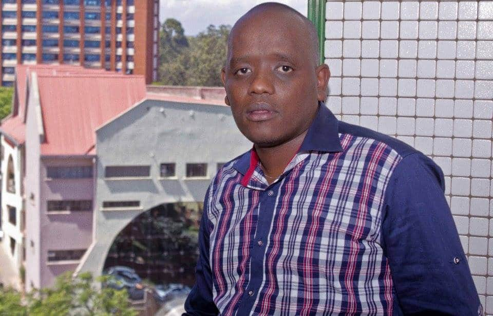 Dennis Itumbi adai alipigwa na maafisa 18 akiwa kituo cha polisi cha Kilimani