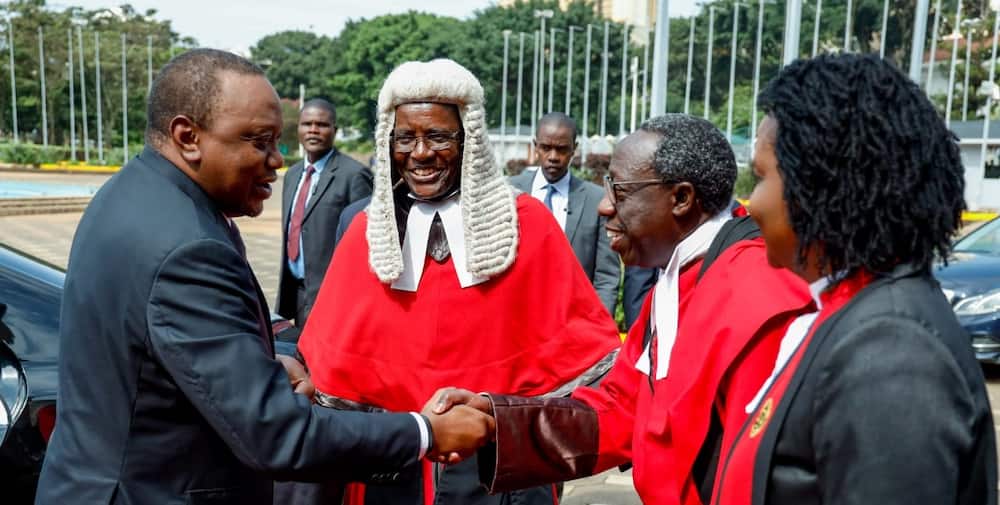 Uhuru trashes Maraga's request for more money, accuses Judiciary of frustrating development projects