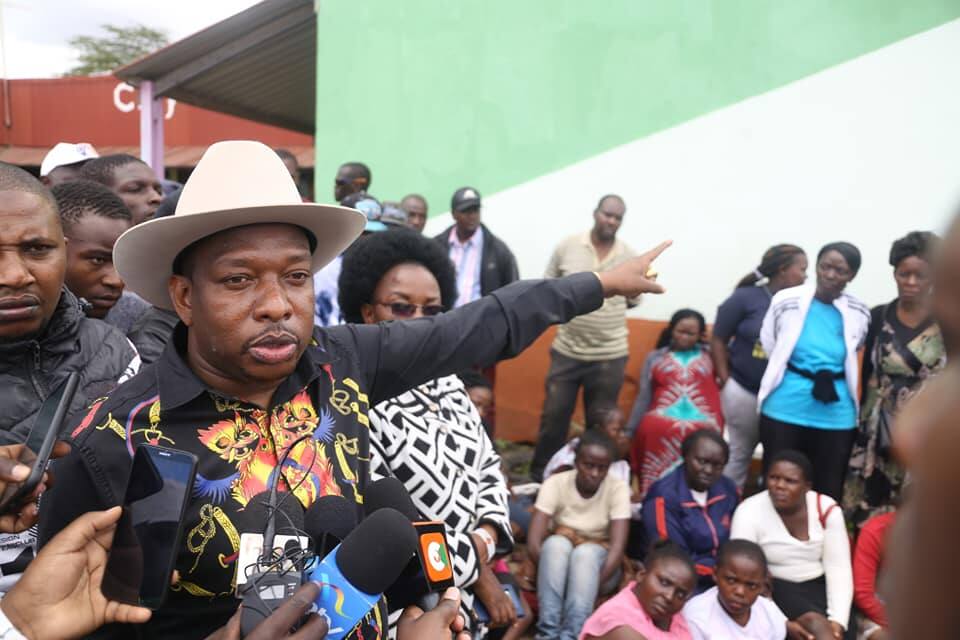 Governor Mike Sonko slaps goon sent by private developer to demolish school in Buruburu