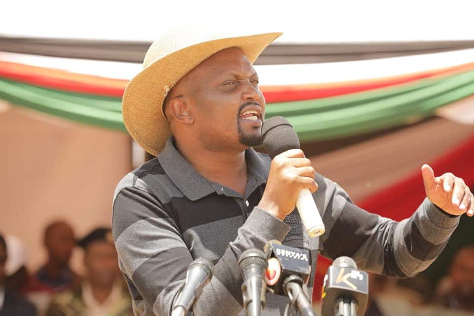 Moses Kuria accuses Raila of bewitching President Uhuru