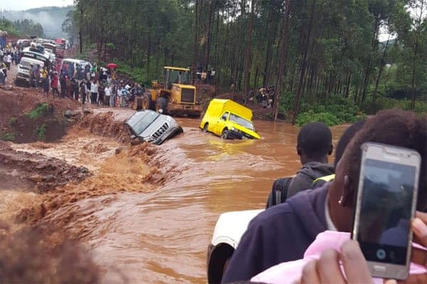Kisumu: Motorists spend night in cold after flood sweeps away bridge, cut off major road