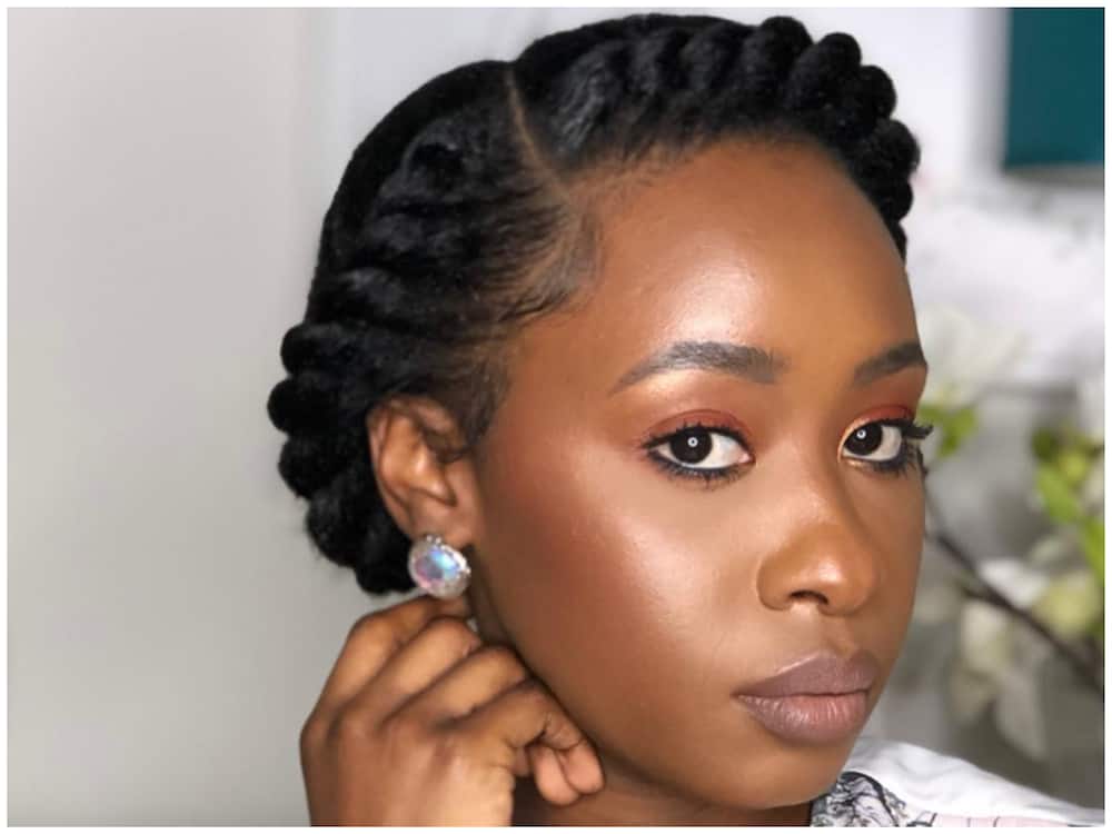 Plain lines hairstyles without braids