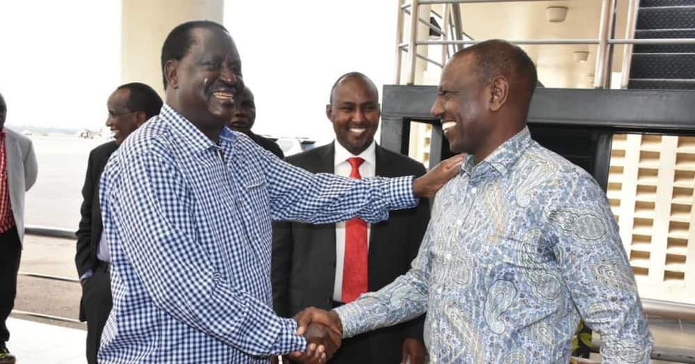 Raila Odinga tells youth not to refuse William Ruto's handouts.